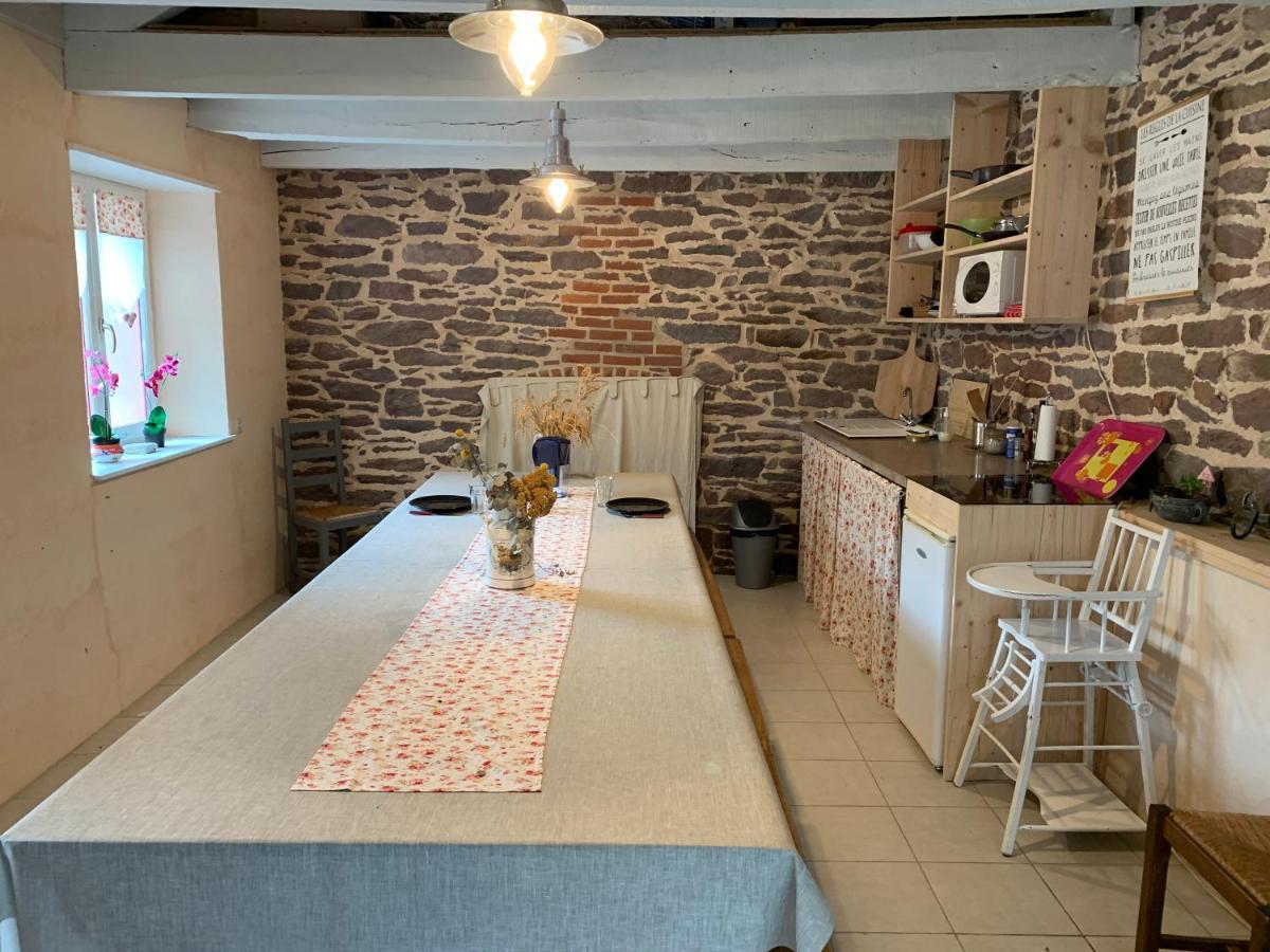Les Bouyeres Bed & Breakfast Saint-Malon-sur-Mel Dış mekan fotoğraf