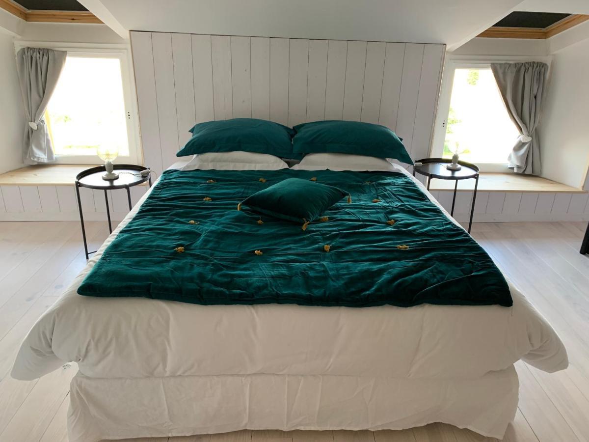 Les Bouyeres Bed & Breakfast Saint-Malon-sur-Mel Dış mekan fotoğraf