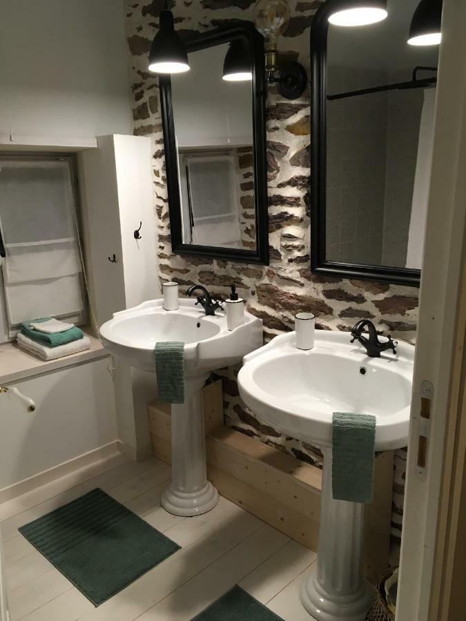 Les Bouyeres Bed & Breakfast Saint-Malon-sur-Mel Dış mekan fotoğraf