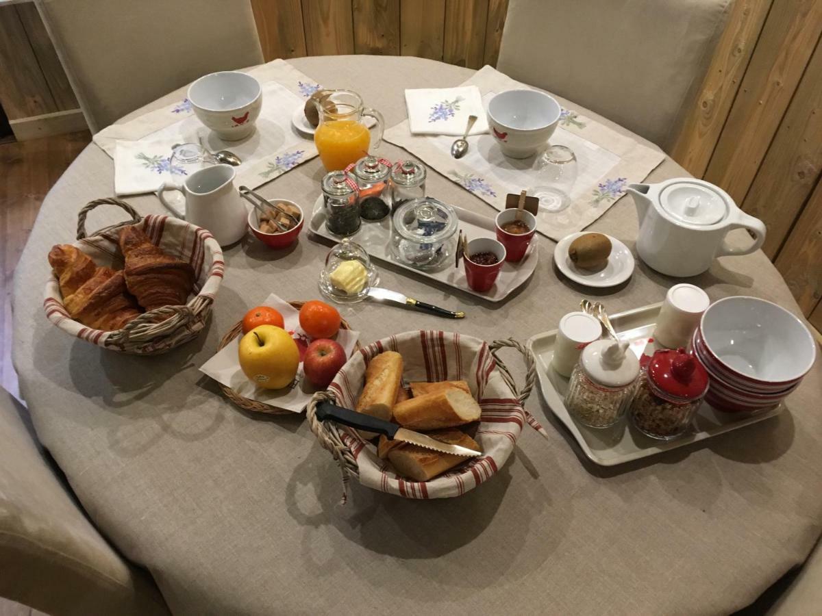 Les Bouyeres Bed & Breakfast Saint-Malon-sur-Mel Dış mekan fotoğraf