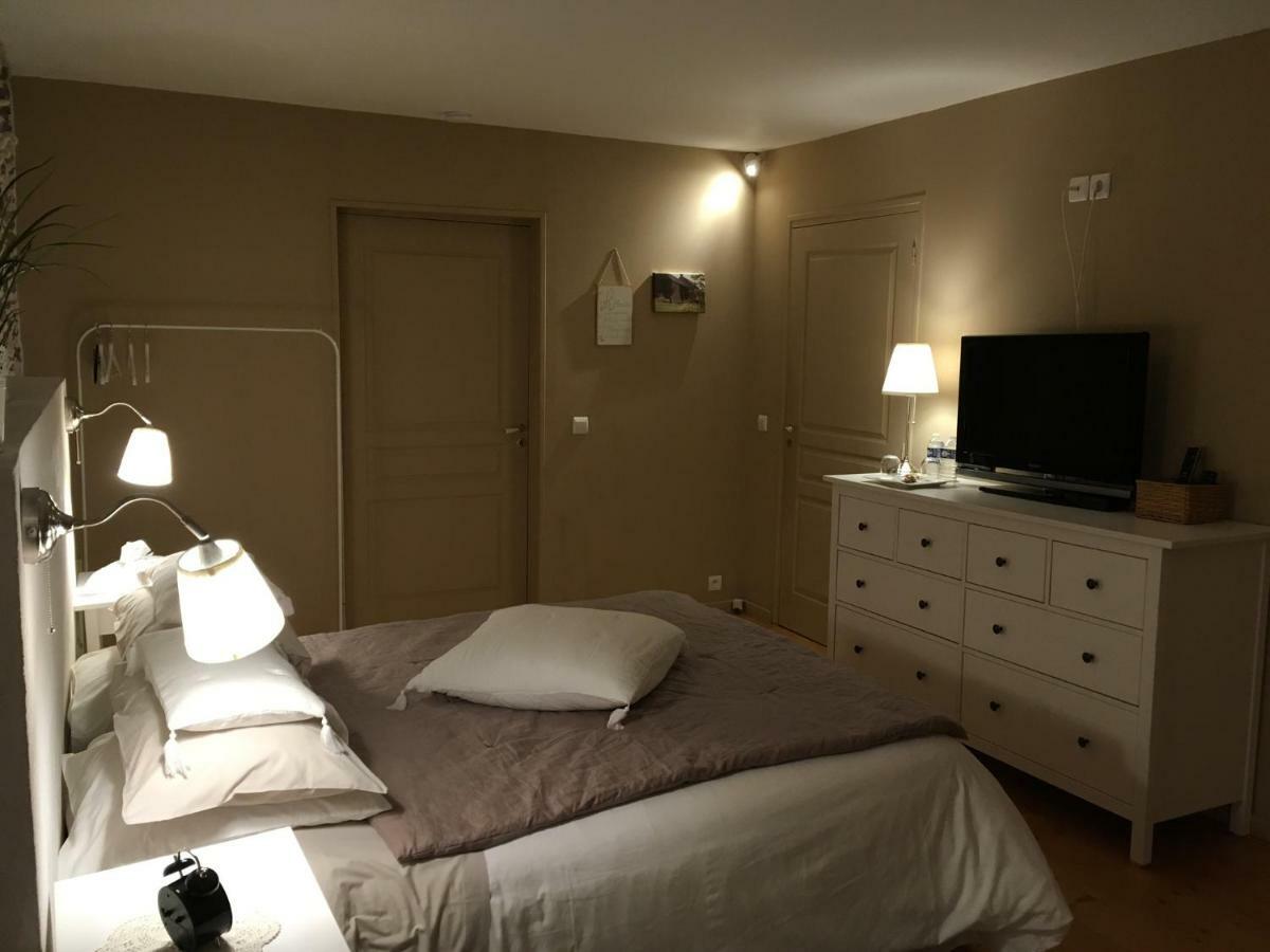 Les Bouyeres Bed & Breakfast Saint-Malon-sur-Mel Dış mekan fotoğraf