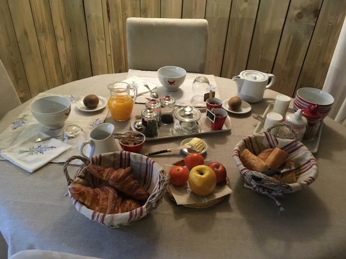 Les Bouyeres Bed & Breakfast Saint-Malon-sur-Mel Dış mekan fotoğraf